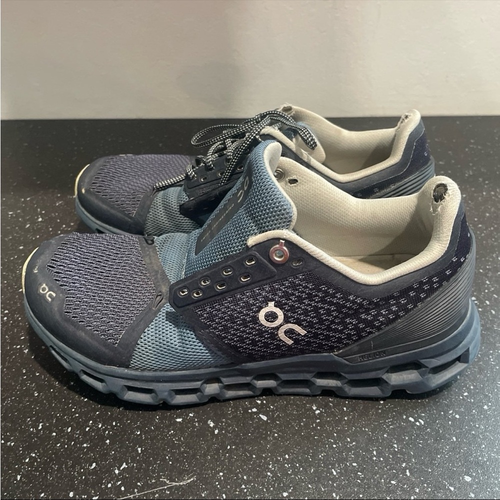 On Cloud Helion Swiss Engineering Cloud Tec Shoes… - image 4